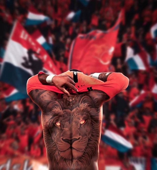 早日回归!德佩晒霸气纹身:我非常想念足球