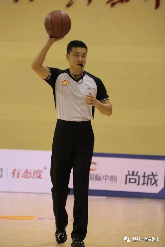 篮球裁判员之哨子面面观