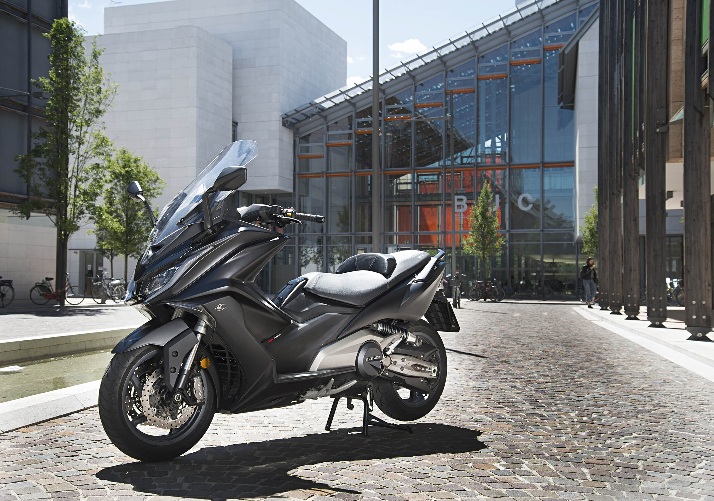 光阳ak550 2020款意大利上市 动力提升加入新颜色