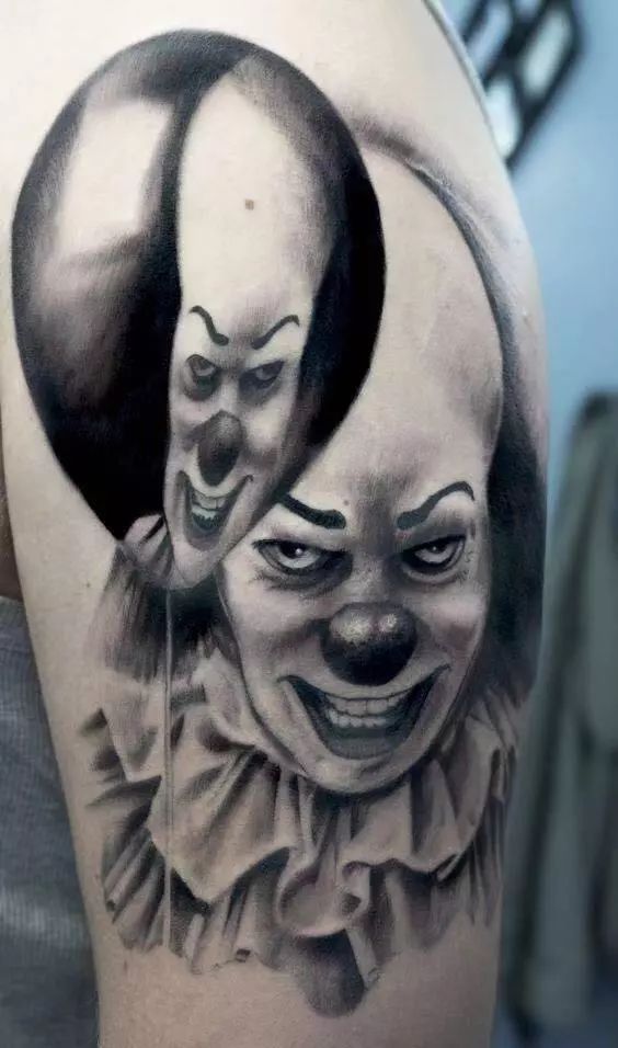 杰昆菲尼克斯实至名归获奥斯卡影帝用纹身打开小丑的宇宙