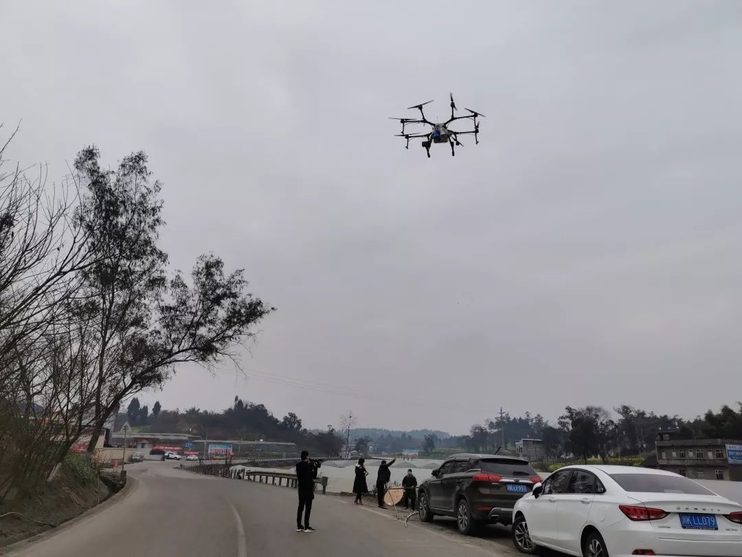 硬核!无人机闪亮登场 资中疫情防控宣传出新招