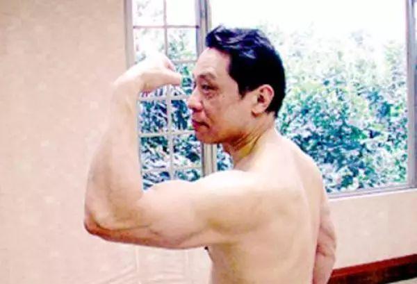 非典：84岁钟南山“肌肉照”刷爆朋友圈，简直太帅了！