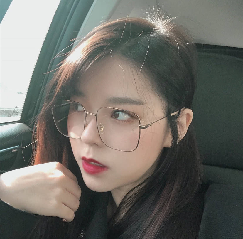 主播沐子穿上小白裙后,网友:直呼太好看了,甚至还设置成手机屏保