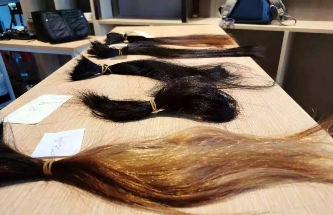 看这满地的头发终于忍不住