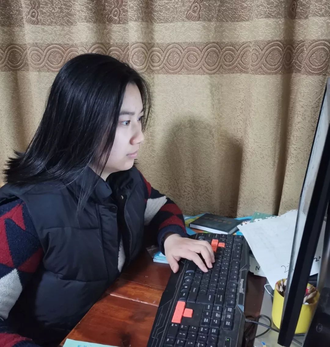 疫情防控阻击战之江外国语学院党员在行动