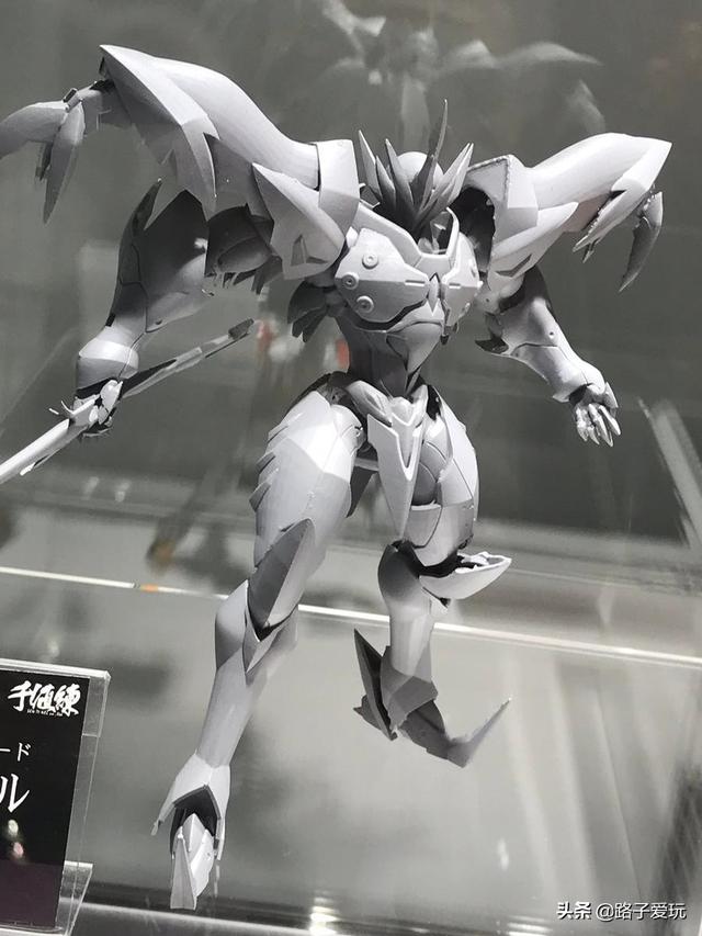 爱玩:riobot 宇宙骑士 铁加曼·利刃 & 铁加曼·伊比路 展图