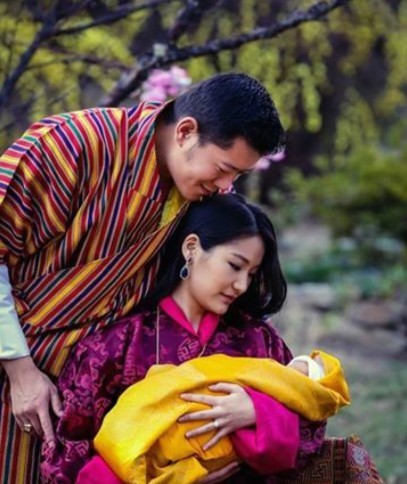 原创不丹国王初恋女友不好惹!被甩后爱的报复,直接发布过往情照