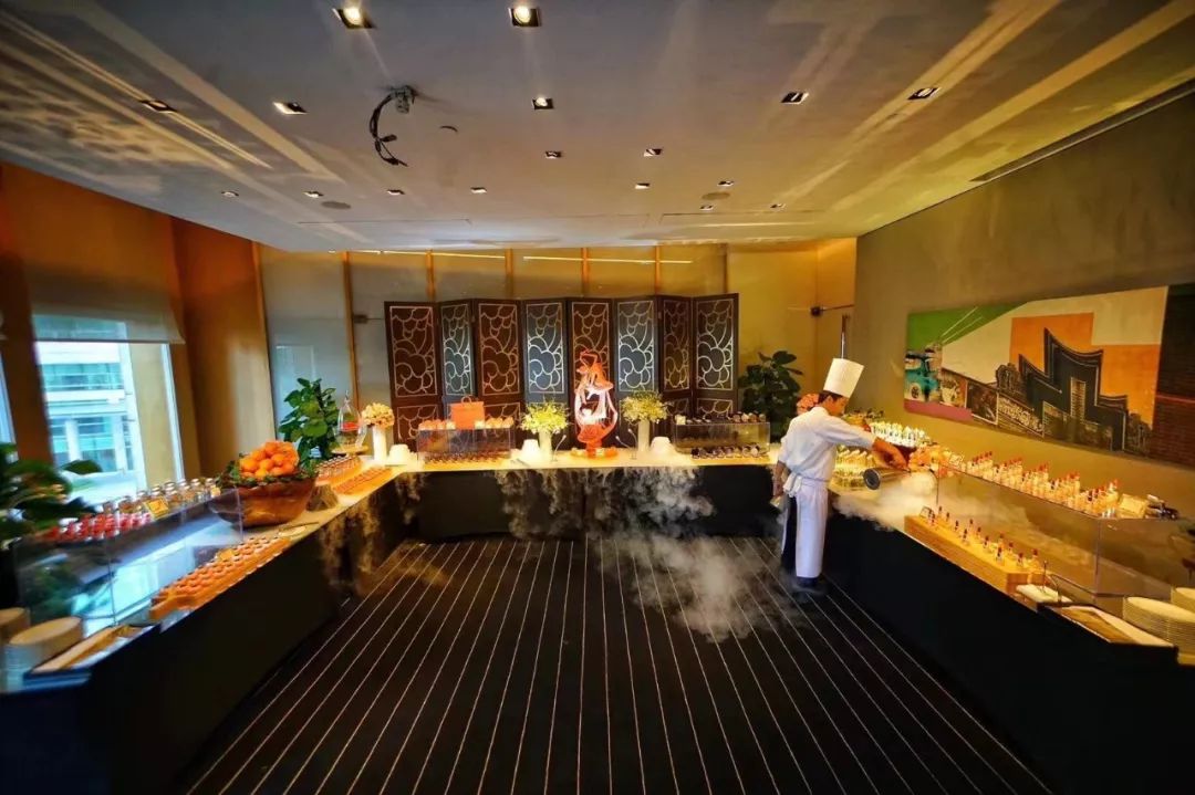 海口丽思卡尔顿担任行政饼房厨师长成都万达瑞华担任行政饼房厨师长"