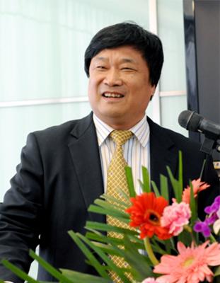 60岁退休创业,靠卖面包年营收达50亿,成为东北面包大王_吴志刚