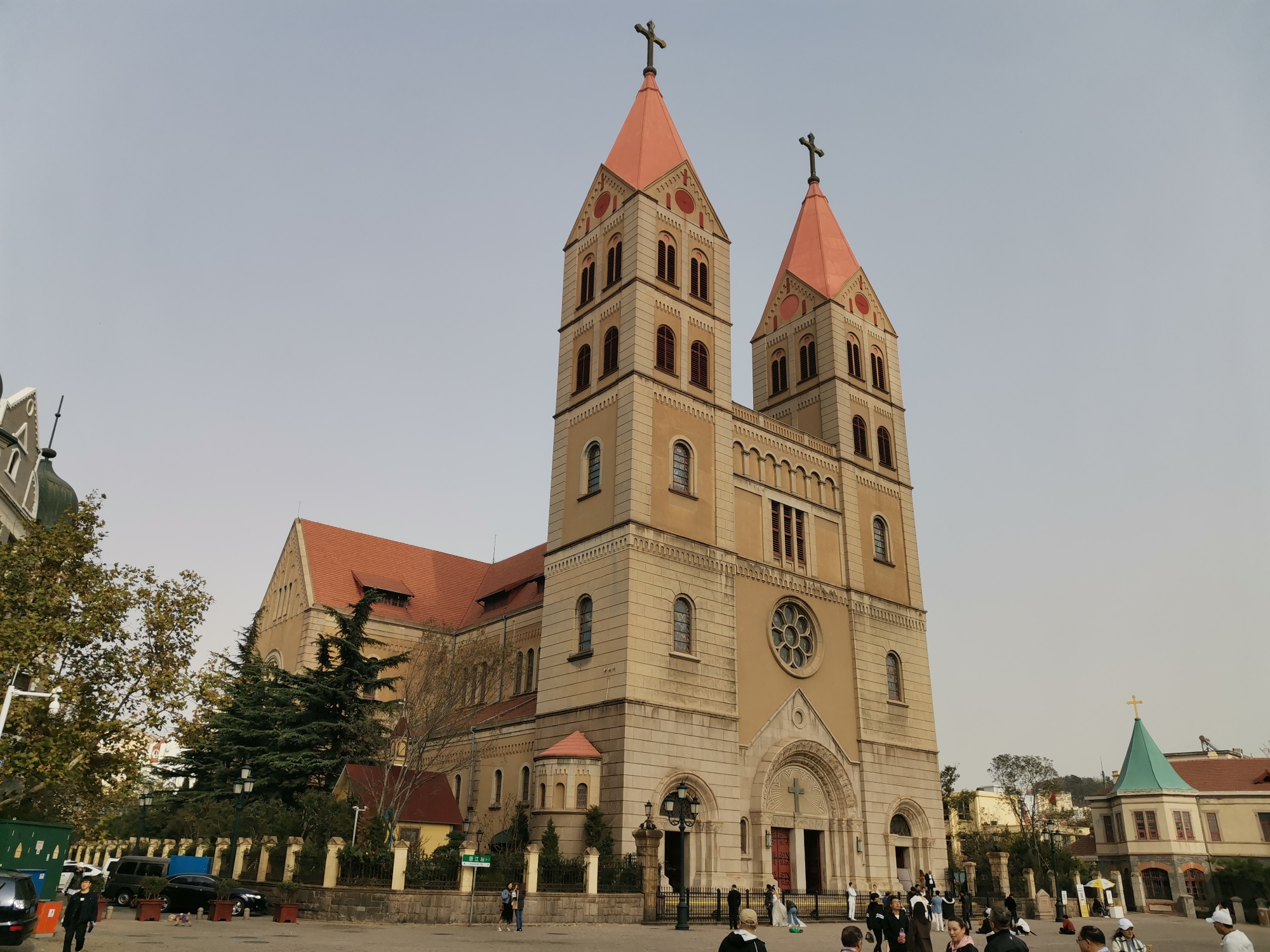 最不像中国的城市:满大街的欧洲建筑,女孩身高近170cm_青岛