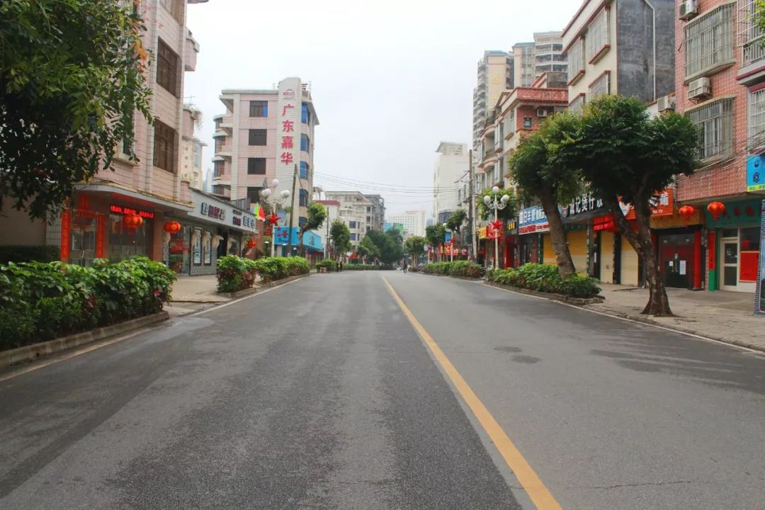 撑起现在的阳春不是座空城而是我们抗击疫情的众志成城