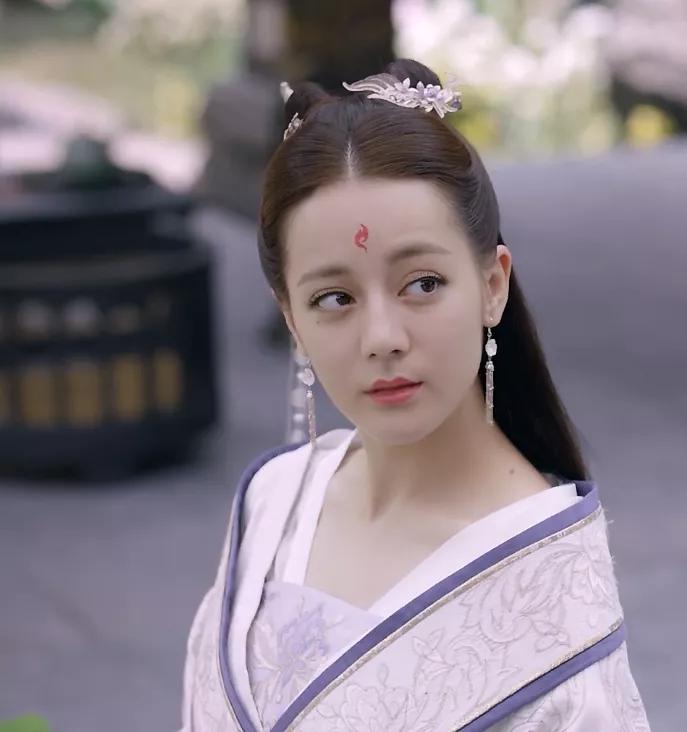 凤九在凡间衣服穿的最好看的一回比封王后时穿的还要美