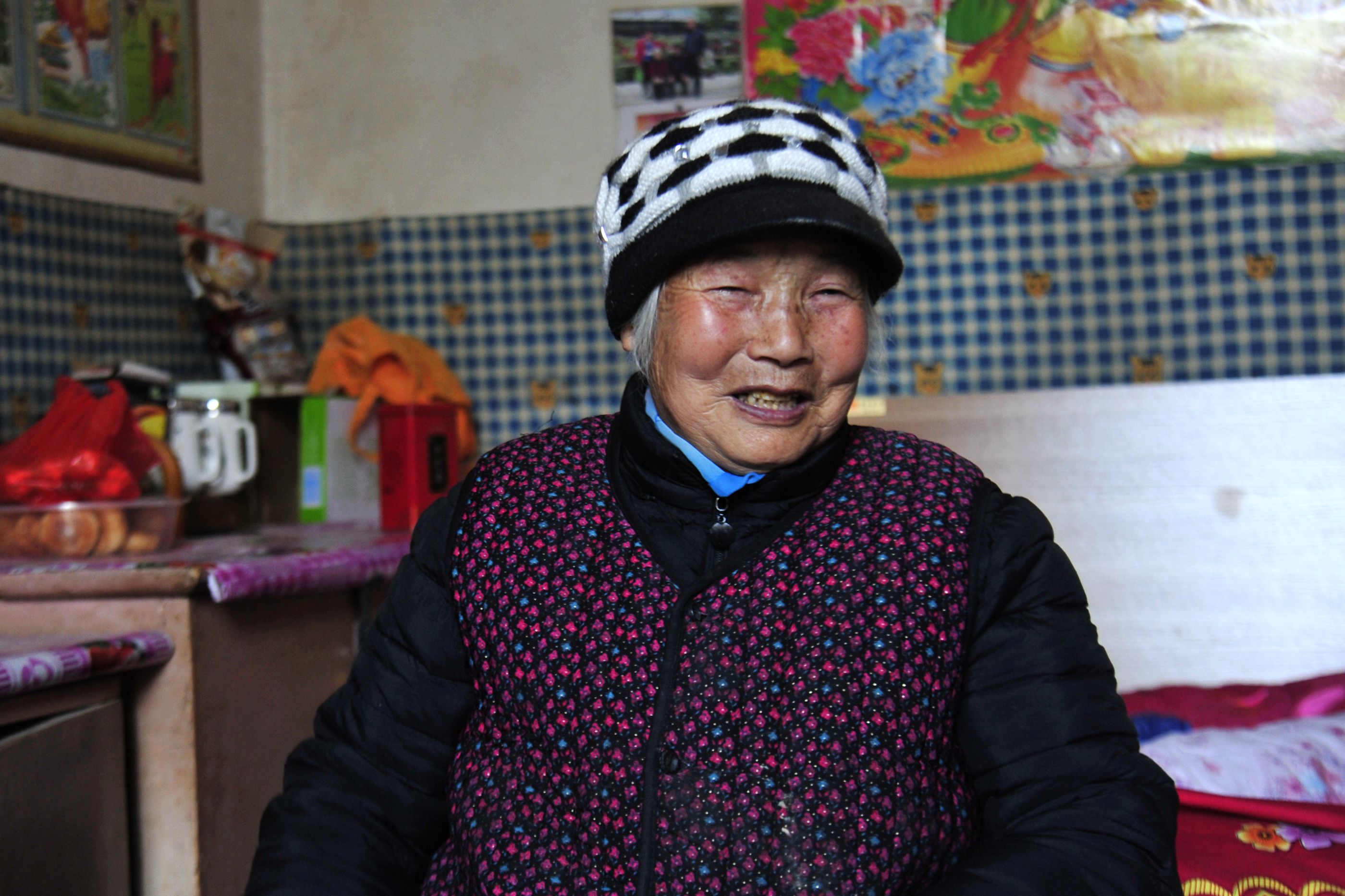 山西77岁农村老人有7个儿子,她说还不如1个女儿好,咋回事