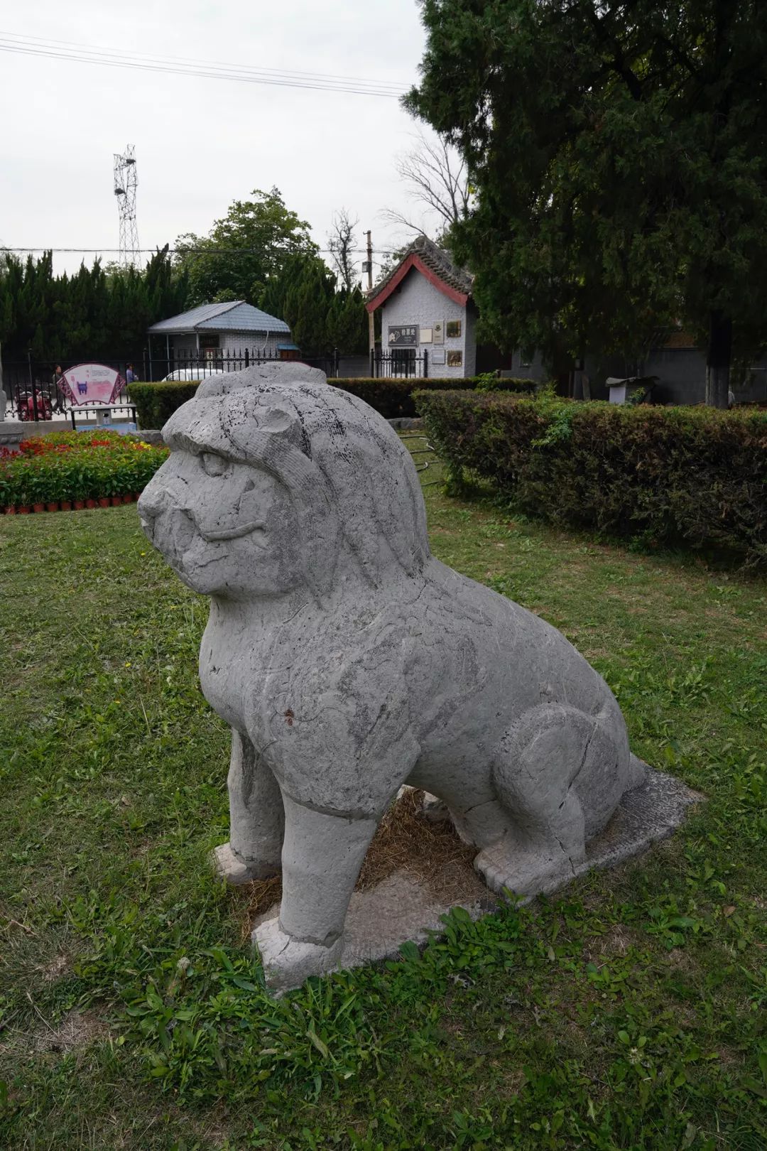 殿御路石栏柱棂星门石鼓石五供谥号碑地宫次妃赵氏墓次妃赵氏墓位于潞