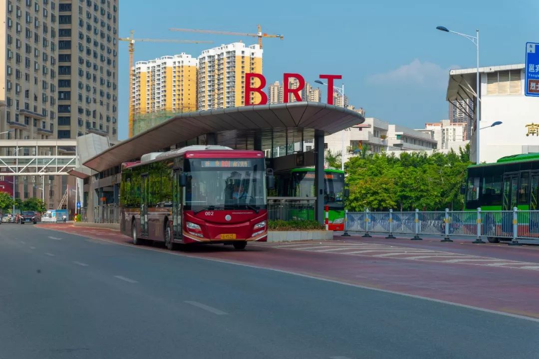 严防死守持续作战南宁brt升级抗疫措施护航市民返程路
