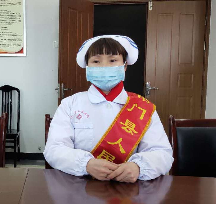 熊言松为第二批出征武汉的医护人员送行_祁门