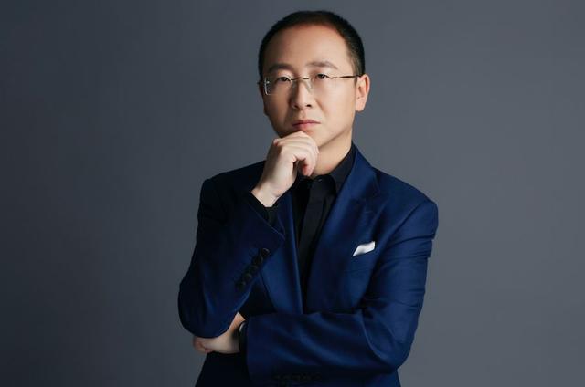 了重要项目的复盘会,并力劝一位打算带全家回武汉过年的同事留在北京