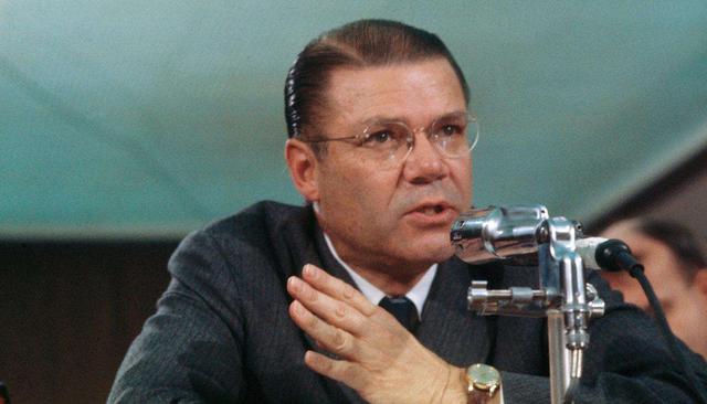 美国民众:都是这个高官的"杰作"_麦克纳马拉