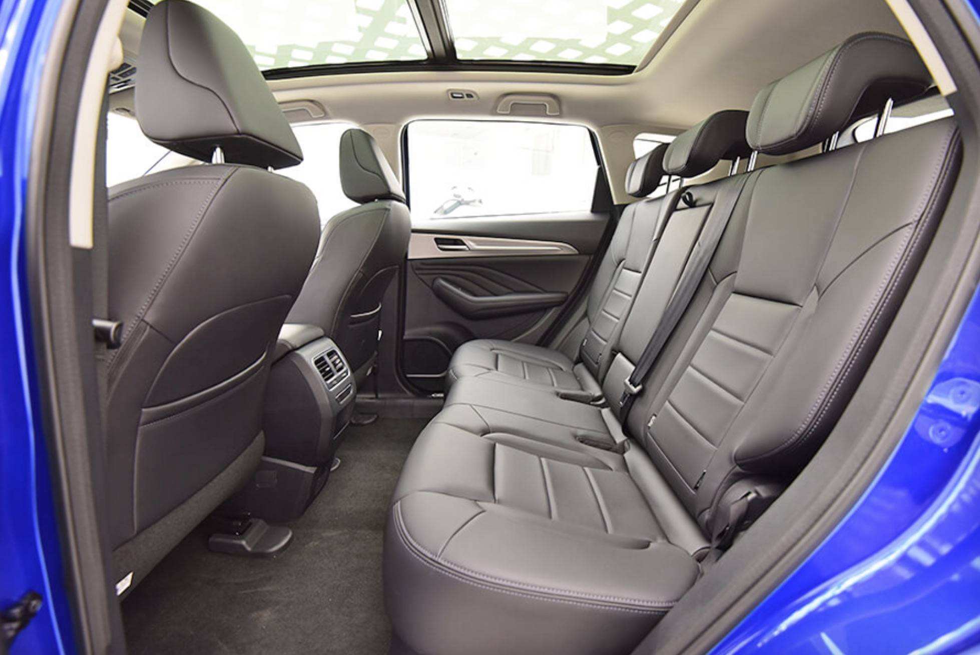 春节返程不用愁 大空间哈弗f7装下你的所有乡愁!