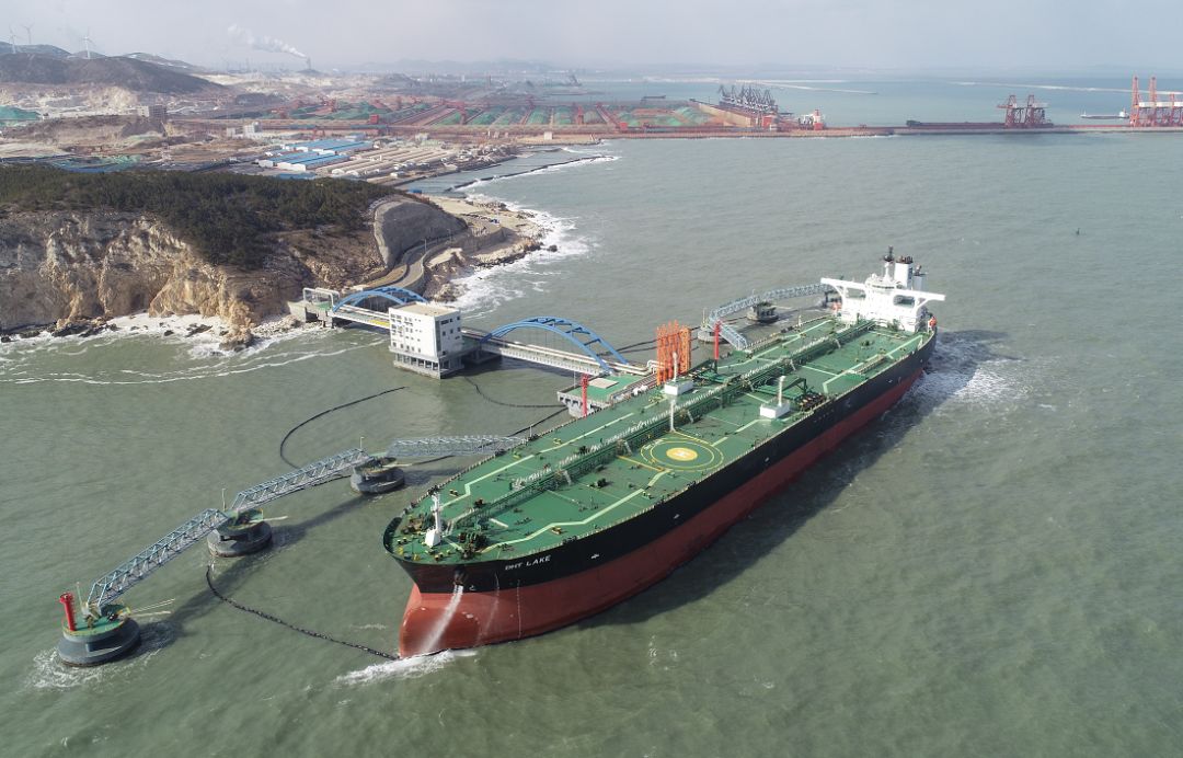 烟台八角海事处处长张宗禔告诉记者,"除夕以来,我处辖区进出船舶497艘