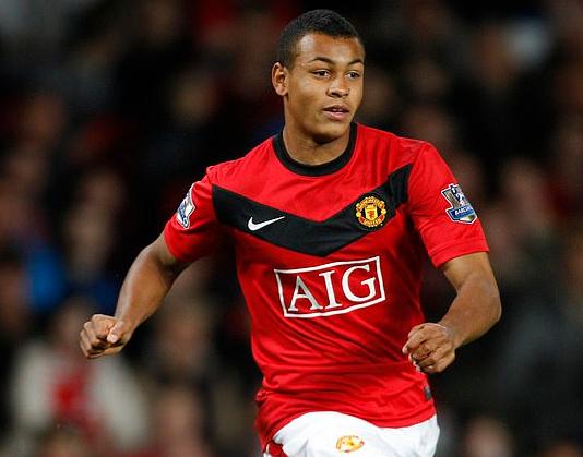 约书亚-金:16岁时我来到英格兰,梦想未来能在曼联踢球_茅斯