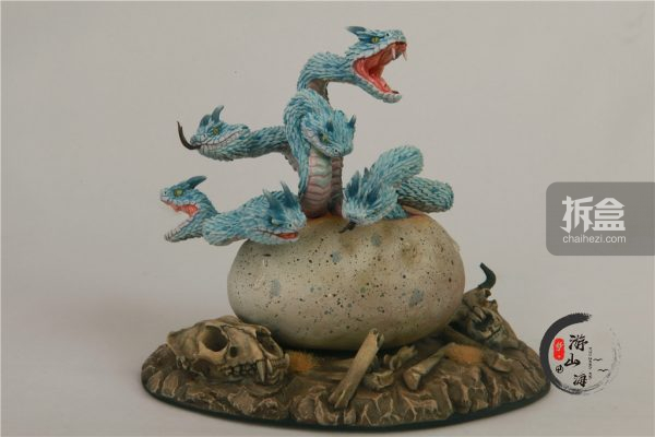 崩裂开来,一颗孕育着远古混沌伟力的卵状物发出一阵阵密集的碎裂声,"