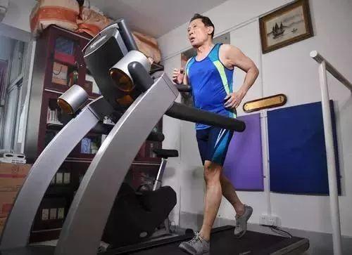 非典：84岁钟南山“肌肉照”刷爆朋友圈，简直太帅了！