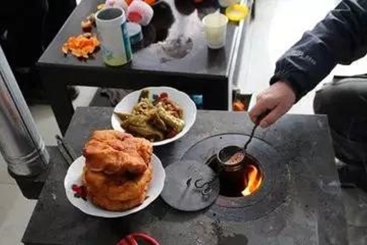 来我们渭源,罐罐茶,油饼子是给你最高的礼遇