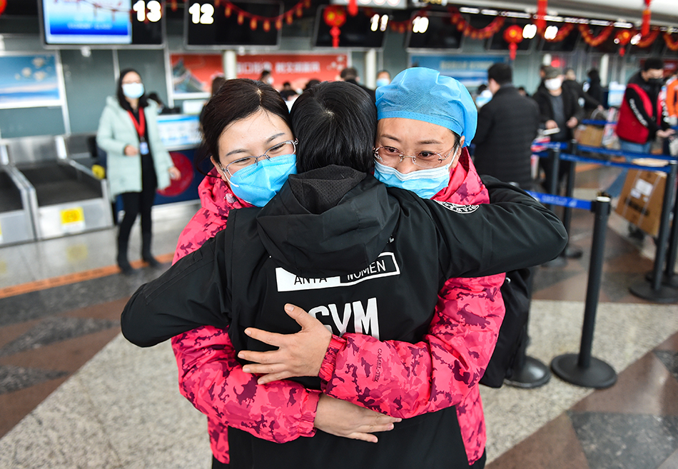全民战疫48小时13省市近6200名医护人员驰援武汉