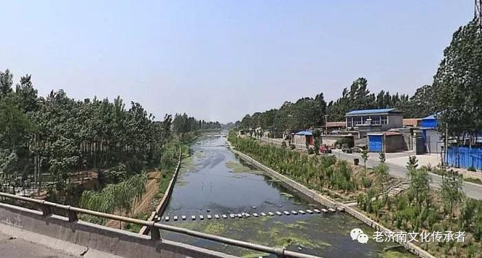 主河自王舍人镇川流村东,向北经董家镇曹官庄,遥墙镇四凤闸,在鸭旺口