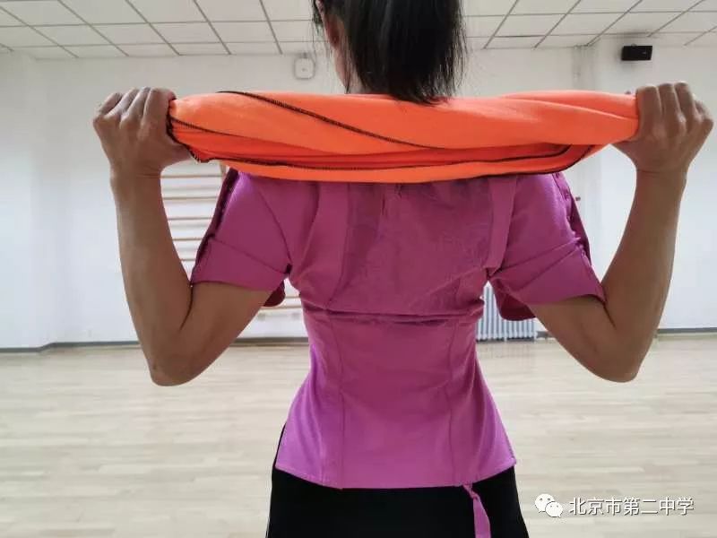 二中老师教你趣味十足毛巾操