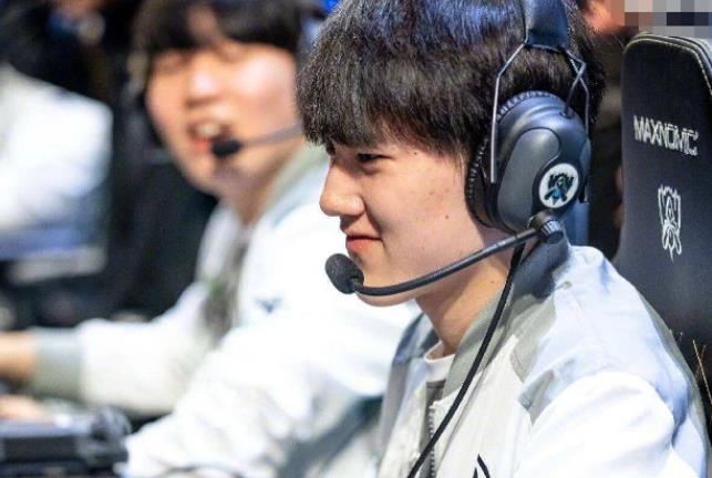 王者主播辅助jkl,阿水却自动将其当成宝蓝,一举动让粉丝心疼_gank