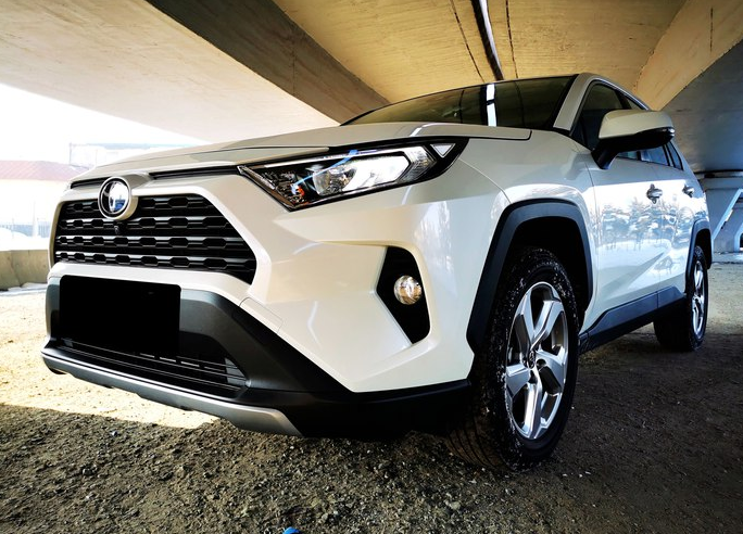 丰田王牌又加强了,起步配无级变速箱油耗5.8l,开十年不用大修