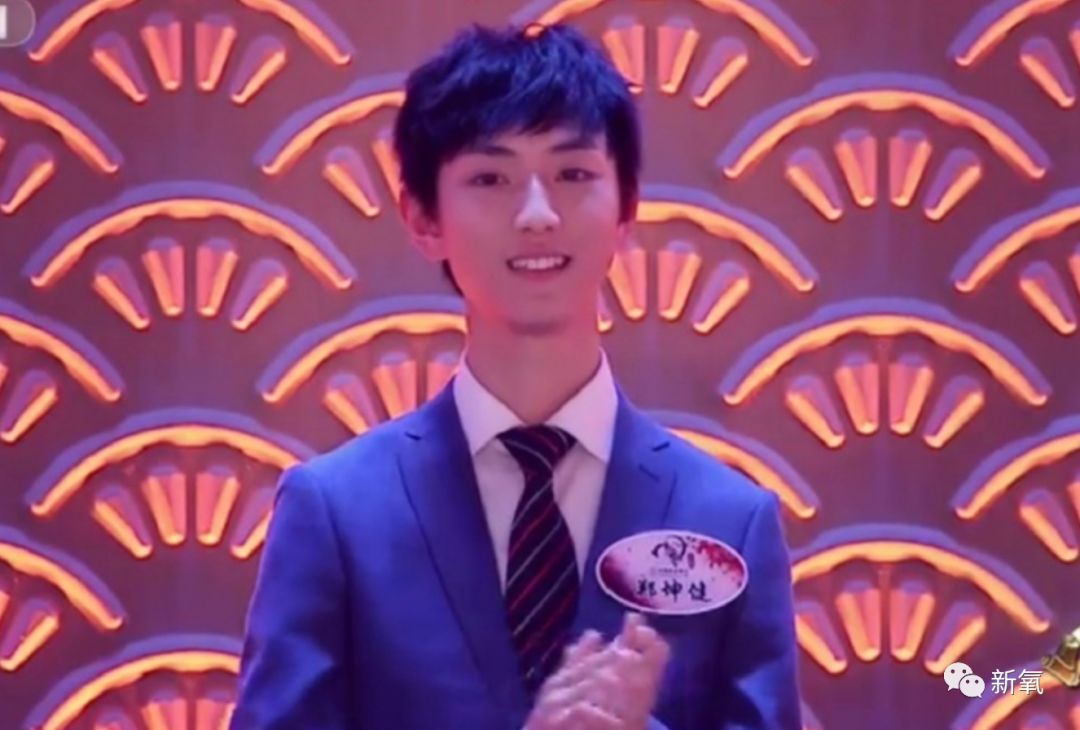 央视要打造第二个董卿了连整形变美的路子都太像