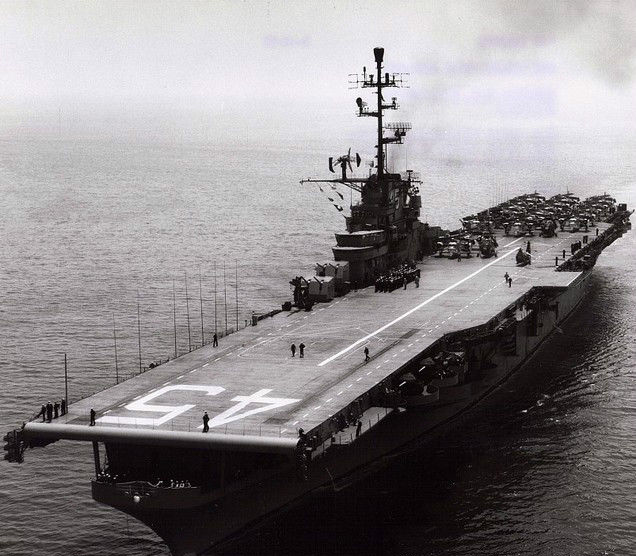 1943年9月14日,美军福吉谷号(cv-45)开始在费城海军造船厂建造.