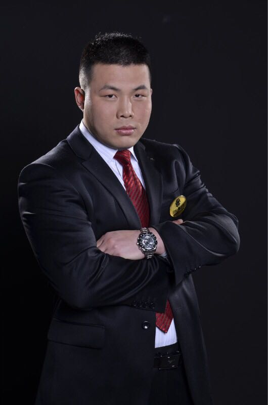 荣耀军团目前在家有条件进行直播的赵世杰教练,荣耀战将韩文豹,尹帅