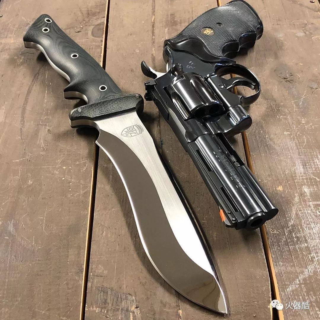 刀和枪远攻近击攻防兼备