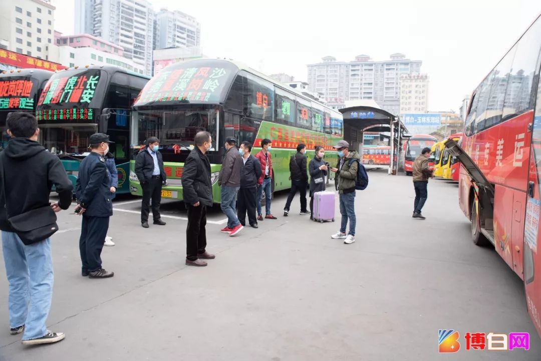 现场直击今天博白汽车总站开出复运后第一辆班车附玉林