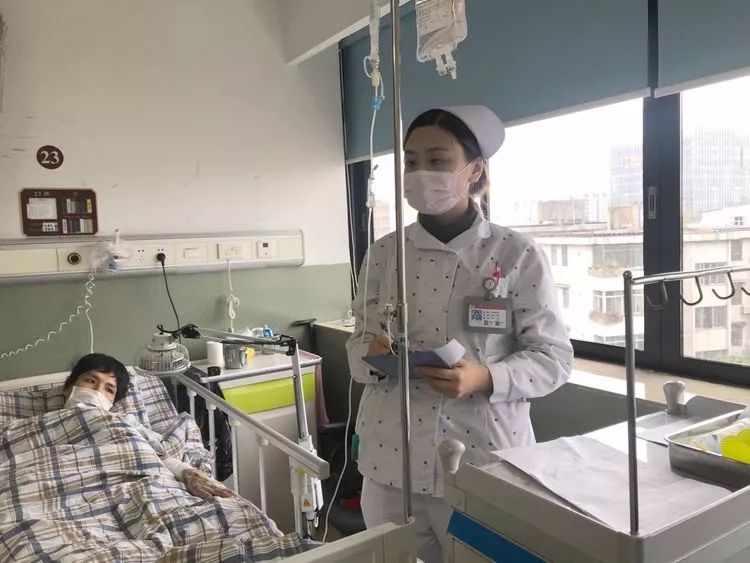 感动他们置生命于度外主动请缨奔赴抗疫一线甚至瞒着