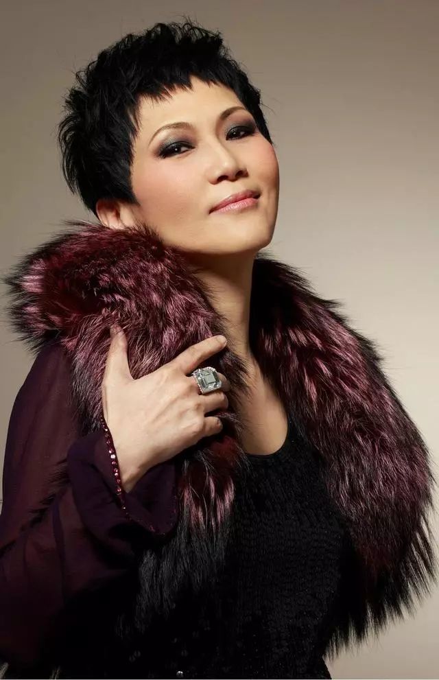 为唐鹤德庆生 是张国荣生前知心好友 丈夫肺癌离世走出悲痛_陈洁灵