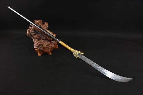 镰刀秦叔宝最爱用双锏,用的一手"撒手锏",岳家军的牛皋也擅长使用双锏