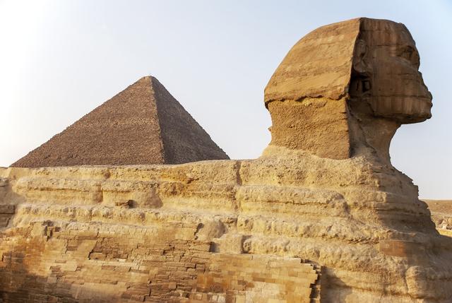 胡夫金字塔是古埃及金字塔中最大的金字塔，逐层堆砌而成的奇迹-搜狐大视野-搜狐新闻