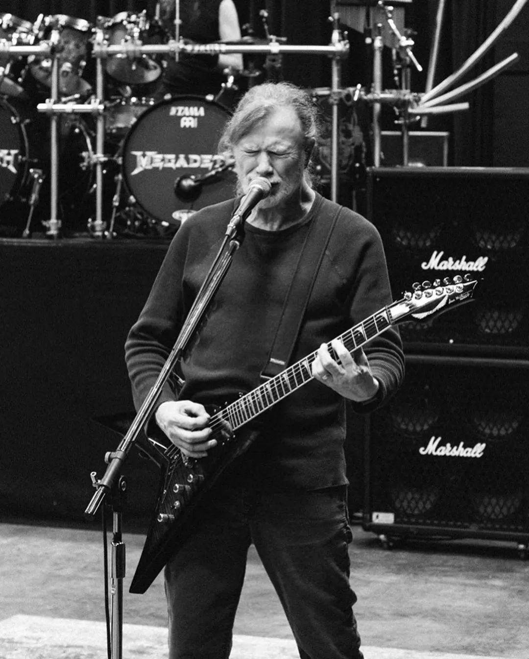 dave mustainedavid ellefson 则透露:"我们将继续处理专辑.