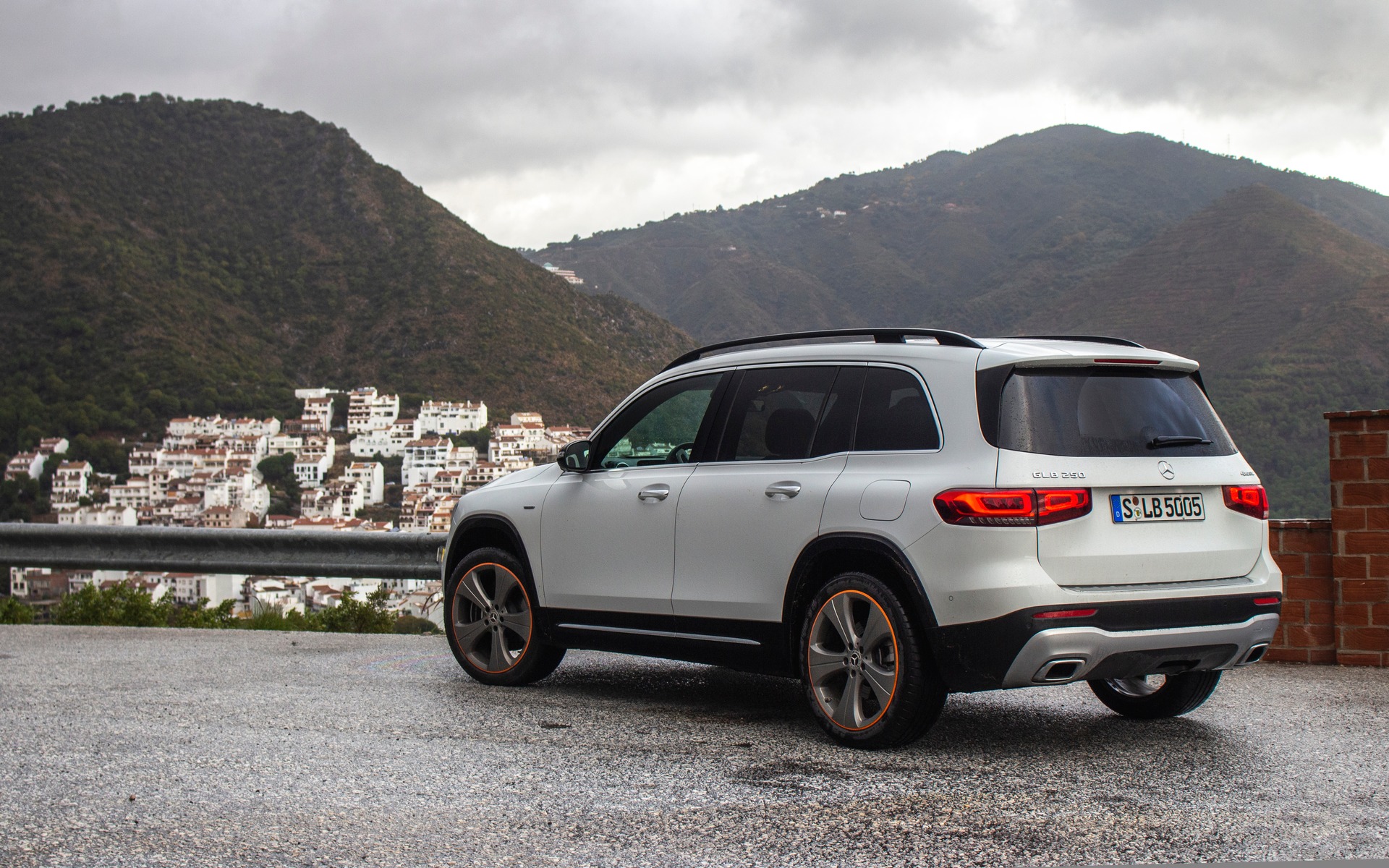 为填补产品空白而生可以提供7座的2020款全新奔驰glb怎么样