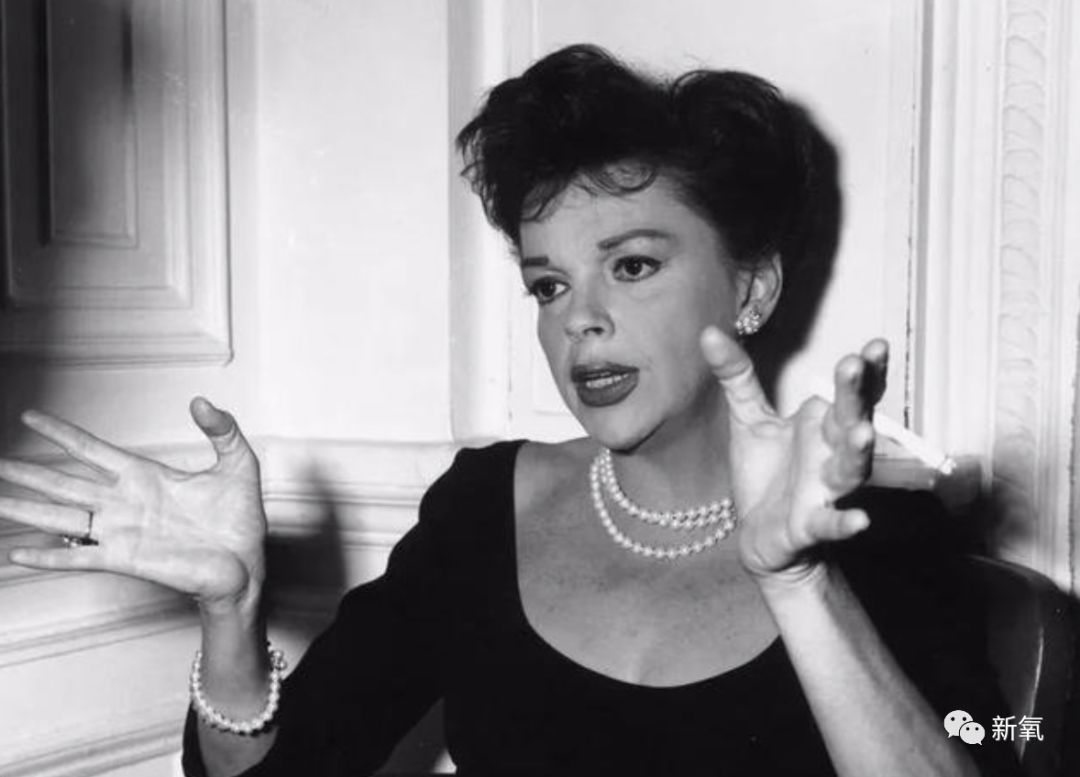 是整形失败被官方吐槽,隐退十年复出的她!