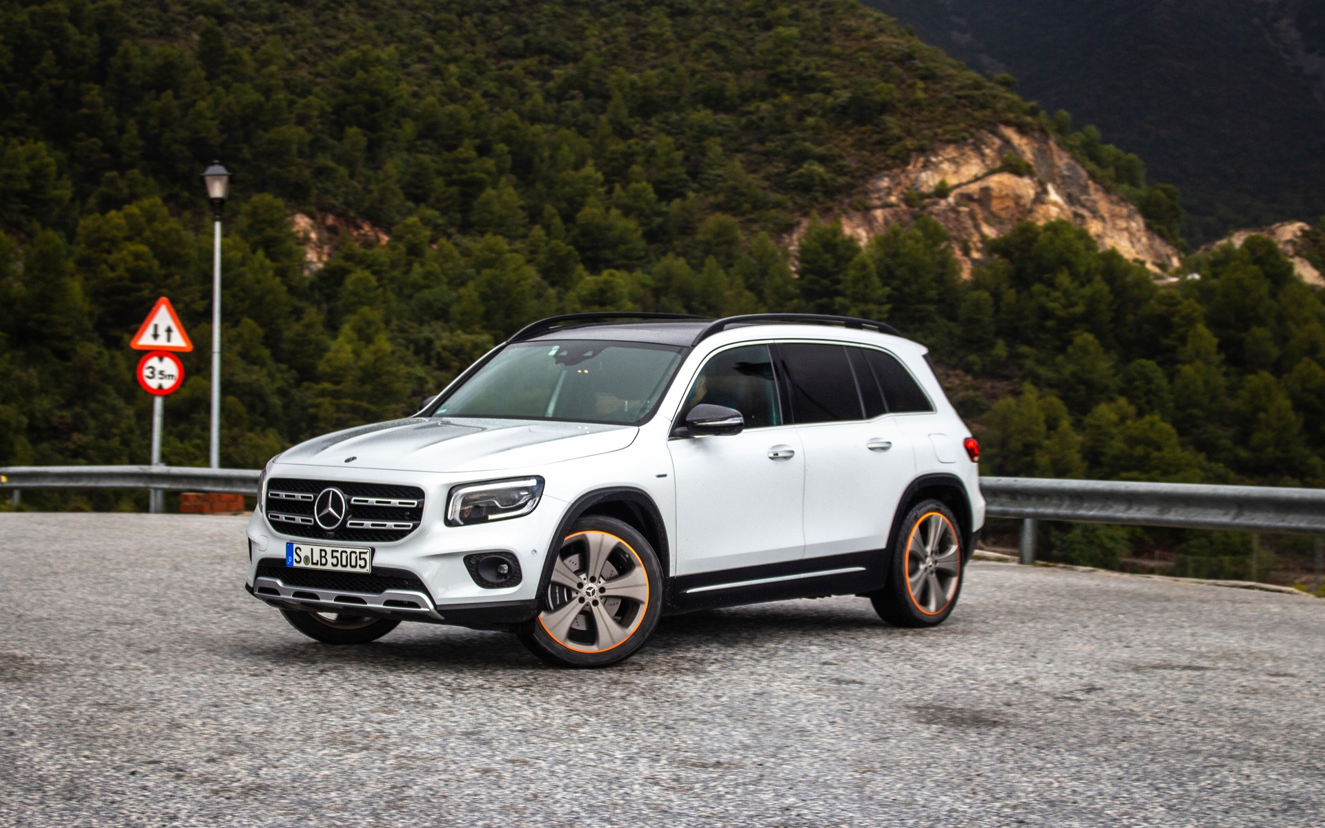 为填补产品空白而生,可以提供7座的2020款全新奔驰glb怎么样?