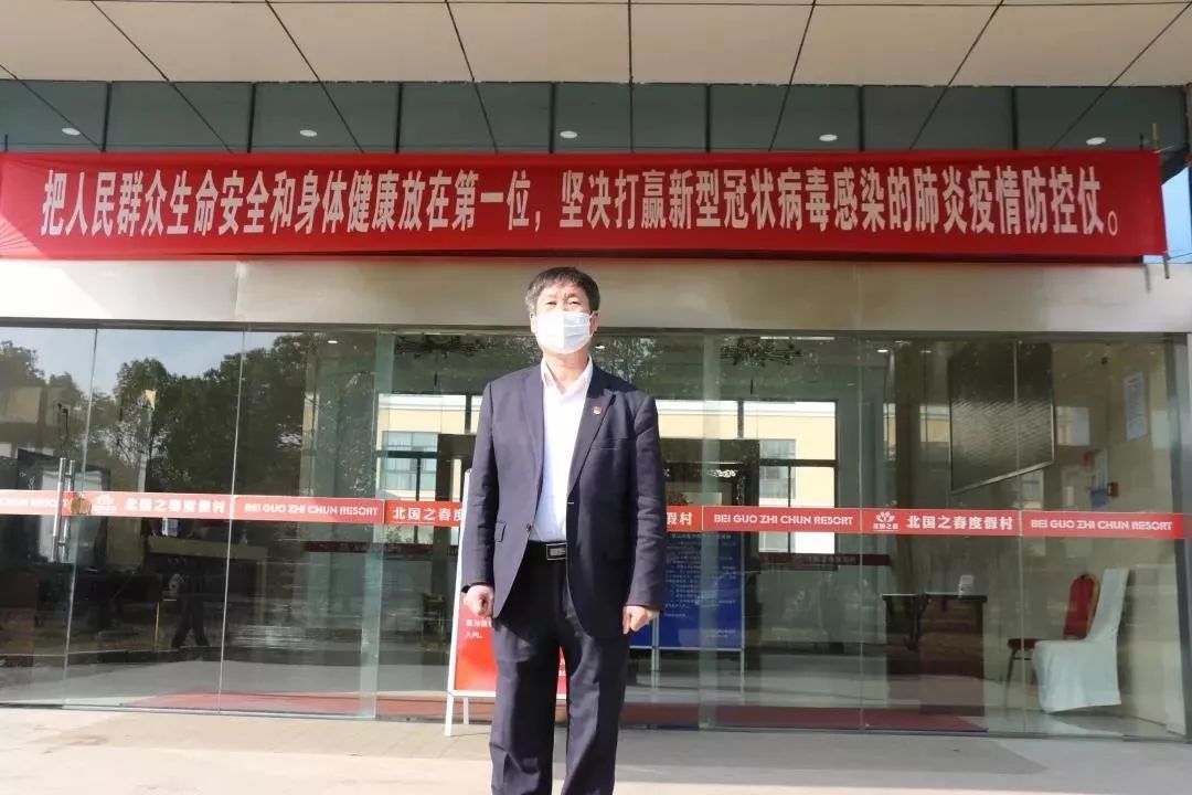 这位江阴人拿出一个度假村,一家大酒店……_吴锦明