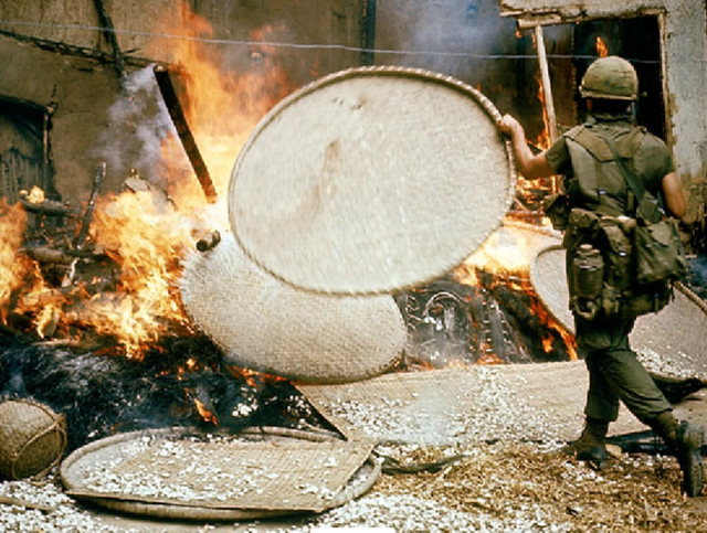 1968年美军美莱村大屠杀杀害无辜越南村民成美国越战时耻辱