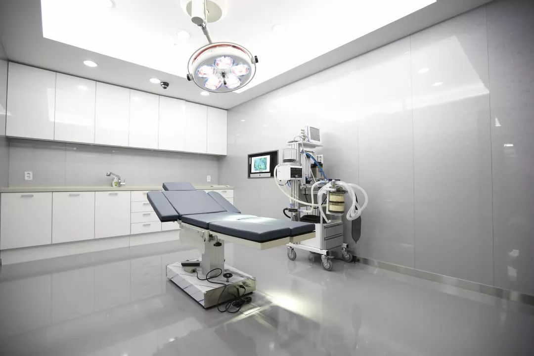 新冠病毒肺炎患者必须在负压手术室内进行手术