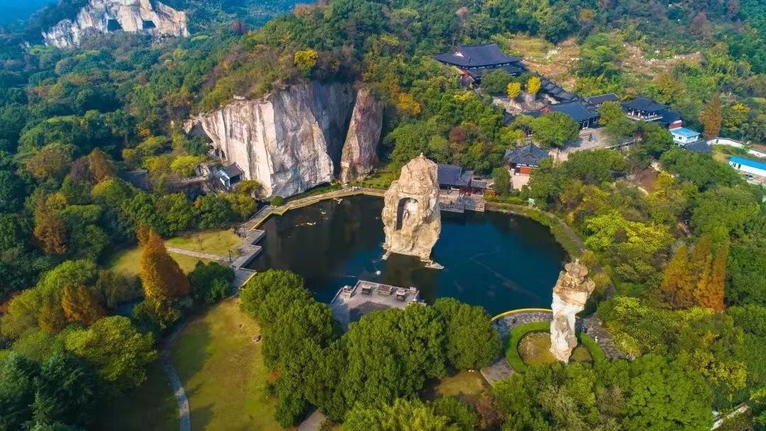 大香林景区大香林景区位于绍兴市柯桥区西南6公里处,南毗书法圣地兰亭